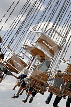 Carnival swing ride