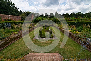 Carolean gardens at Packwood House