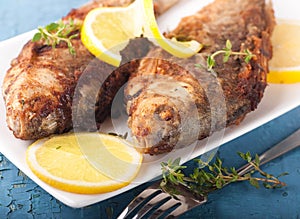Carp with a thyme and lemon