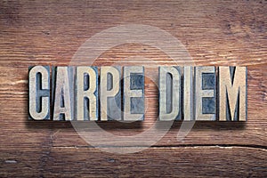 Carpe diem phrase wood