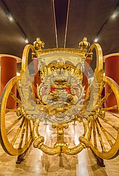 Carriage in the Hall of the historic transportation vehicles of the Pope, Vatican Museum. I