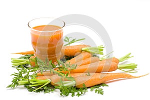 Carrost juice and fresh carrots