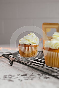 Carrot cupcakes with cream cheese