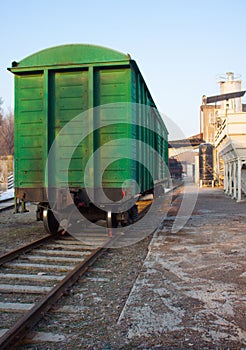 The cars on the train tracks