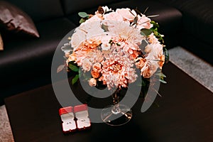 Cartier gold rings flowers box table