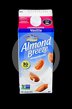 Carton of Blue Diamond Unsweetened Vanilla Almond Milk