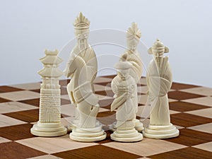Vytesaný čínština šach sada biely kusov 