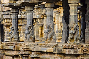 Carved idols on the inner wall of Airavatesvara Temple, Darasuram, near Kumbakonam, Tamil Nadu, India