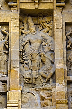 Carved idols on the outer wall of the kanchi Kailasanathar temple, Kanchipuram, Tamil Nadu, India