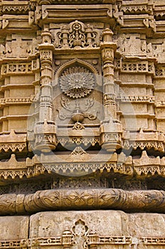 Carved pillar of Sahar ki masjid. UNESCO protected Champaner - Pavagadh Archaeological Park, Gujarat, India