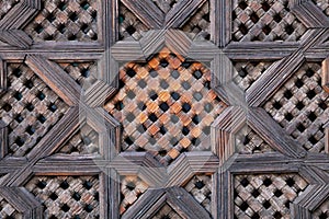 Vytesaný drevo obrazovka v maroko 