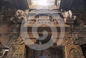 Carvings o the pillars, maha mandapa, Mallikarjuna Temple, Pattadakal temple complex, Pattadakal, Karnataka. From bottom to top -