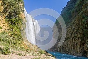 Cascada Tamul - Waterfall at Tamul photo