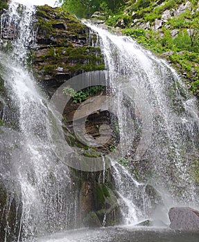 cascate natura rocce