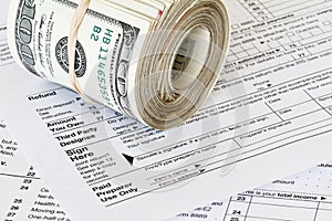 Cash on 1040 tax form