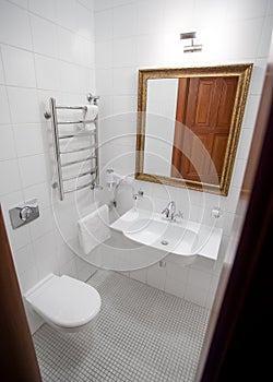 Cassic elegant white bathroom