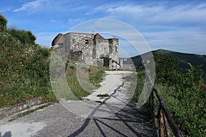 Castel Morrone - Accesso al Santuario di Maria SS. della Misericordia