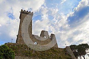 Castelnuovo magra castle photo