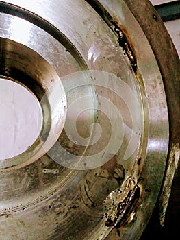 Casting defect in stainless steel huge size job