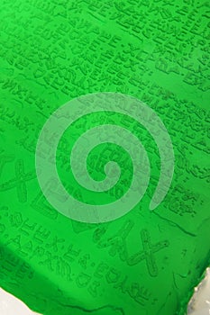 Making artwork of tabula smaragdina to rubber form