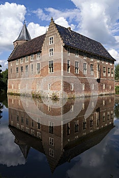 The castle in Dussen
