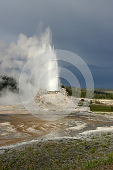 Castle Geyser erupting