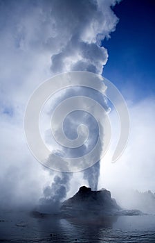 CASTLE GEYSER MORNING