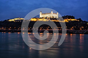 Hrad a parlament, Slovensko, nočné fotografie