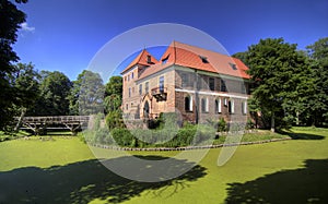 Castle in Oporow (OporÃÂ³w) photo