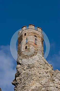 Hradná veža na skale
