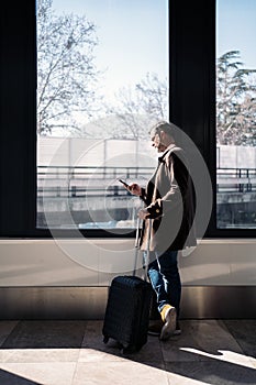 Casual business man on the phone.