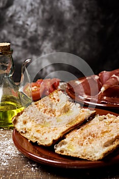 Catalan pa amb tomaquet with serrano ham photo