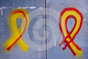 Catalonia yellow ribbon tie sign