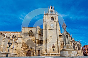 Catedral de San Antol?­n in Spanish town Palencia