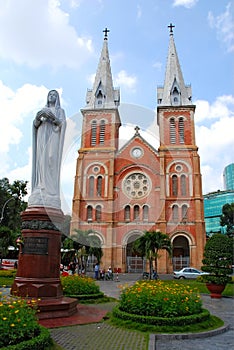 Catedral en la ciudad 