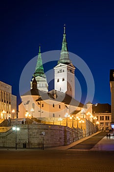 Katedrála Nejsvětější Trojice na náměstí Andreje Hlinky v Žilině, Slovensko
