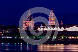 Cathedral of Mainz in the night