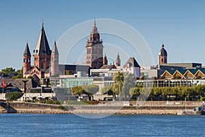 Cathedral of Mainz at the rhine river