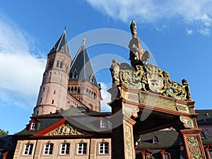 Cathedral and Marktbrunnen, Mainz