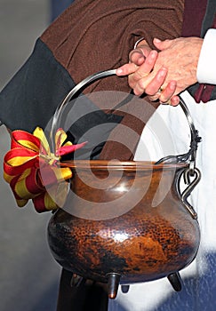 Cauldron with ribbons in Geneva colors