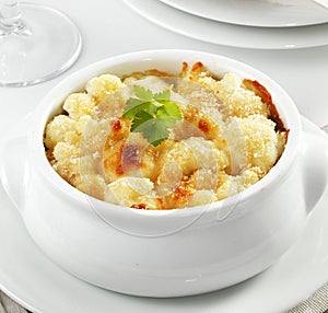 Cauliflower gratin served in a bowl