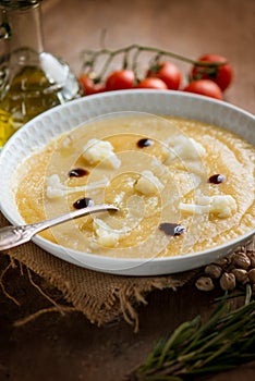 Cauliflower soup with and balsamic vinegar