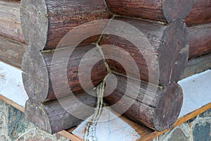 Caulking a linen cord and chopped into chips