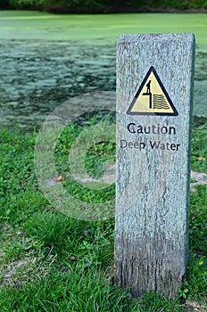 Caution deep water sign.