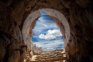 Höhle auf der Mykene 2 