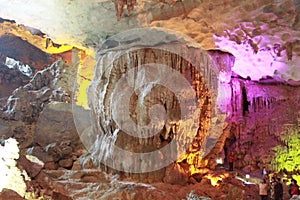 Discovery Sung sot cave -stalactite cave in Ha Long Viet Nam