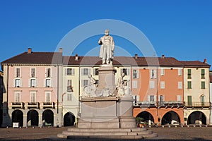 Cavour statue in Vercelli