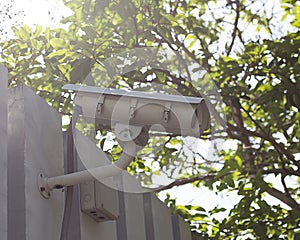 Camaras instalado afuera el edificio proteccion 