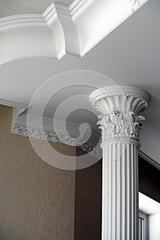 Ceiling and column architecture