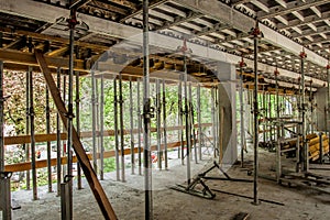Ceiling construction